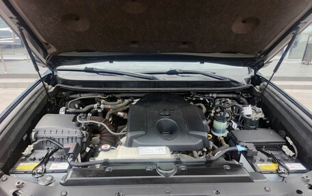 Toyota Land Cruiser Prado 150 рестайлинг 2, 2019 год, 5 125 000 рублей, 11 фотография