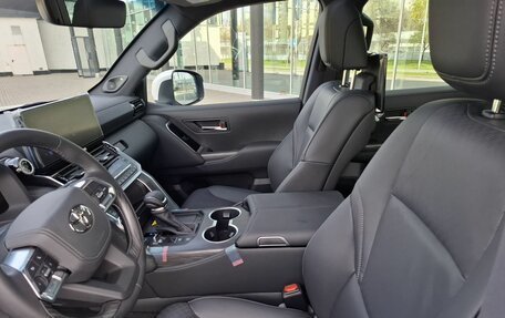 Toyota Land Cruiser, 2025 год, 16 700 000 рублей, 22 фотография