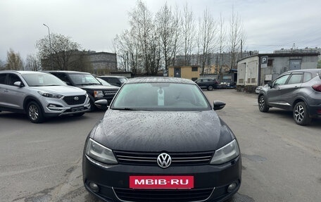 Volkswagen Jetta VI, 2013 год, 749 000 рублей, 2 фотография