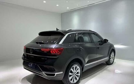 Volkswagen T-Roc I, 2022 год, 1 848 000 рублей, 4 фотография