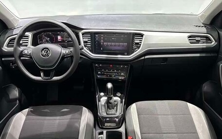 Volkswagen T-Roc I, 2022 год, 1 848 000 рублей, 8 фотография