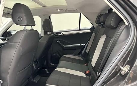 Volkswagen T-Roc I, 2022 год, 1 848 000 рублей, 18 фотография