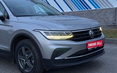 Volkswagen Tiguan II, 2021 год, 2 500 000 рублей, 1 фотография