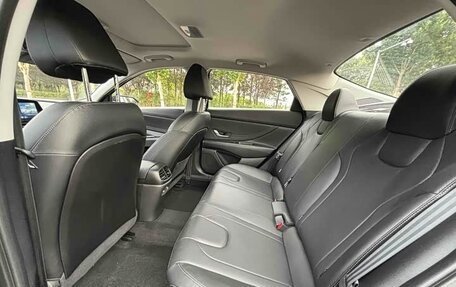 Hyundai Elantra, 2023 год, 1 577 000 рублей, 11 фотография