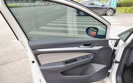 Volkswagen Golf VIII, 2022 год, 1 950 000 рублей, 6 фотография