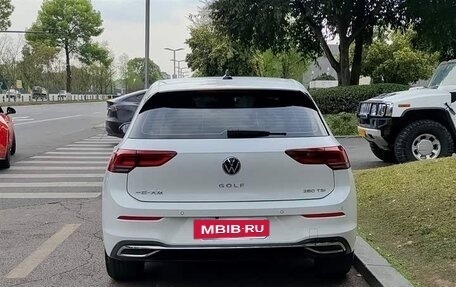 Volkswagen Golf VIII, 2022 год, 1 950 000 рублей, 3 фотография