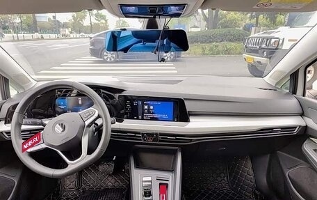 Volkswagen Golf VIII, 2022 год, 1 950 000 рублей, 8 фотография