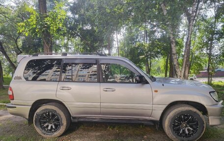 Toyota Land Cruiser 100 рестайлинг 2, 2001 год, 1 750 000 рублей, 2 фотография