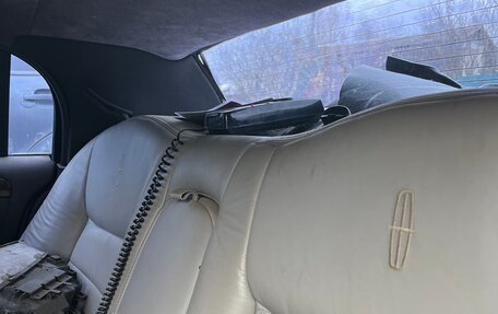 Lincoln Town Car III рестайлинг, 2000 год, 200 000 рублей, 12 фотография