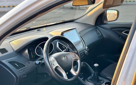 Hyundai ix35 I рестайлинг, 2011 год, 815 000 рублей, 8 фотография