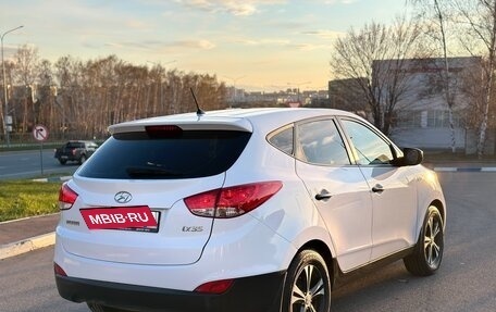 Hyundai ix35 I рестайлинг, 2011 год, 815 000 рублей, 4 фотография