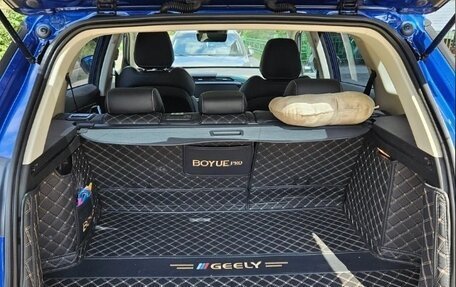 Geely Atlas, 2022 год, 1 820 000 рублей, 10 фотография