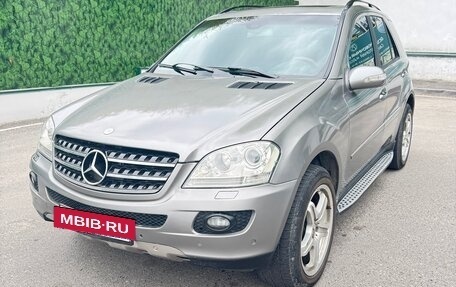 Mercedes-Benz M-Класс, 2005 год, 1 130 000 рублей, 2 фотография