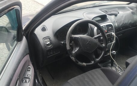 Mitsubishi Carisma I, 2003 год, 309 000 рублей, 7 фотография