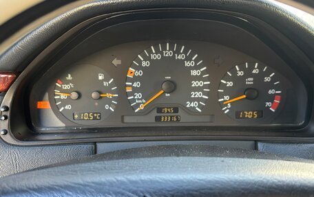 Mercedes-Benz E-Класс, 1997 год, 400 000 рублей, 2 фотография