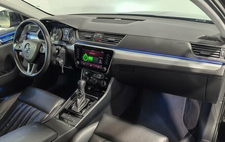 Skoda Superb III рестайлинг, 2017 год, 1 850 000 рублей, 18 фотография