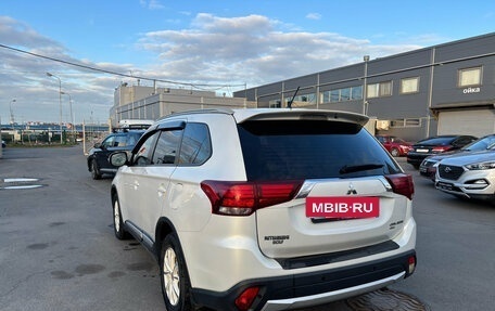 Mitsubishi Outlander III рестайлинг 3, 2015 год, 1 519 000 рублей, 6 фотография