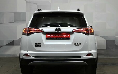 Toyota RAV4, 2018 год, 2 985 000 рублей, 5 фотография