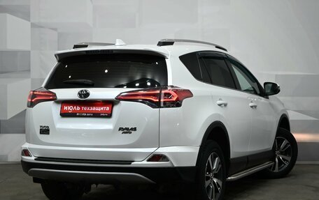 Toyota RAV4, 2018 год, 2 985 000 рублей, 6 фотография