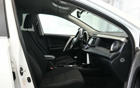 Toyota RAV4, 2018 год, 2 985 000 рублей, 10 фотография