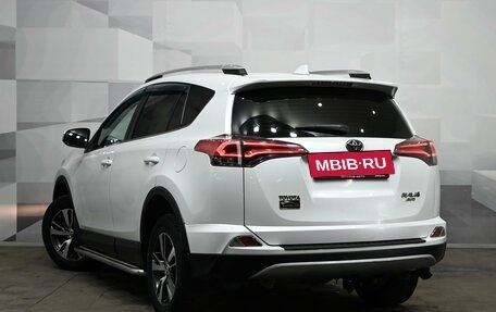 Toyota RAV4, 2018 год, 2 985 000 рублей, 4 фотография