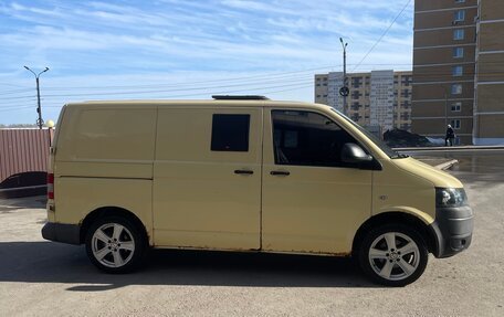 Volkswagen Transporter T5 рестайлинг, 2011 год, 1 000 000 рублей, 4 фотография