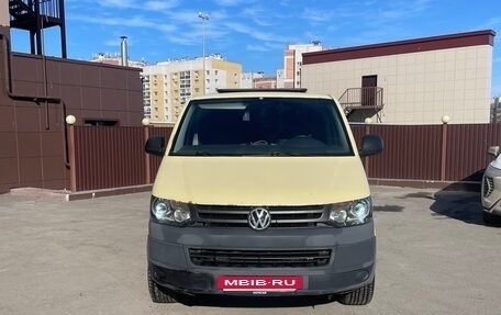 Volkswagen Transporter T5 рестайлинг, 2011 год, 1 000 000 рублей, 2 фотография