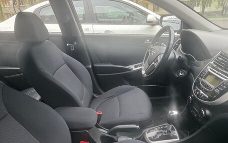 Hyundai Solaris II рестайлинг, 2014 год, 990 000 рублей, 26 фотография