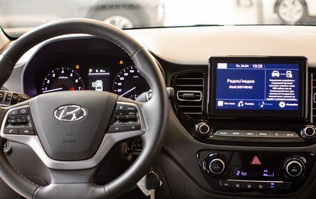 Hyundai Solaris II рестайлинг, 2021 год, 1 850 000 рублей, 15 фотография