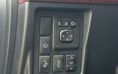 Toyota Land Cruiser Prado 150 рестайлинг 2, 2015 год, 3 390 000 рублей, 23 фотография