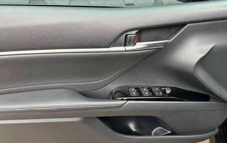 Toyota Camry, 2018 год, 2 280 000 рублей, 15 фотография
