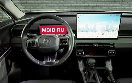 Toyota RAV4, 2025 год, 4 640 000 рублей, 17 фотография