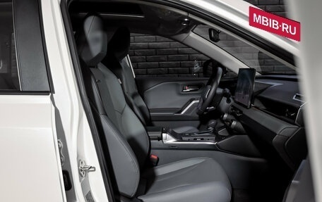Toyota RAV4, 2025 год, 4 640 000 рублей, 11 фотография