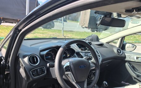 Ford Fiesta, 2015 год, 590 000 рублей, 5 фотография