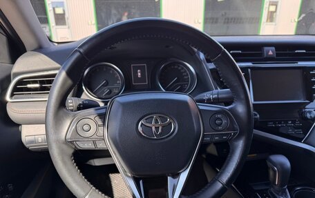 Toyota Camry, 2018 год, 2 580 000 рублей, 4 фотография