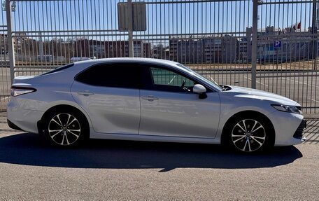 Toyota Camry, 2018 год, 2 580 000 рублей, 10 фотография