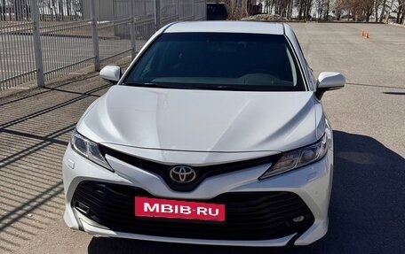 Toyota Camry, 2018 год, 2 580 000 рублей, 15 фотография