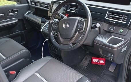 Honda Stepwgn IV, 2016 год, 2 300 000 рублей, 8 фотография