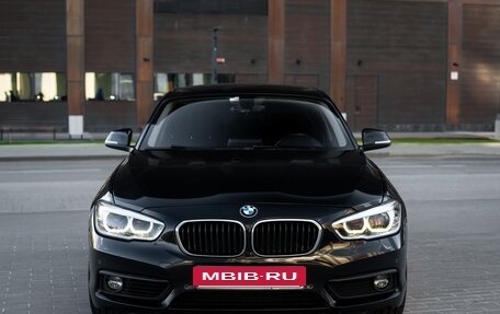 BMW 1 серия, 2018 год, 1 800 000 рублей, 2 фотография