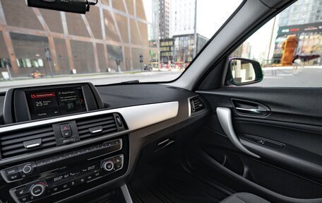 BMW 1 серия, 2018 год, 1 800 000 рублей, 21 фотография