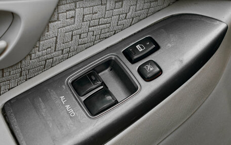 Toyota Land Cruiser Prado 120 рестайлинг, 2003 год, 1 785 000 рублей, 17 фотография