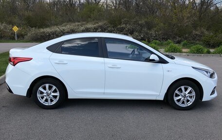 Hyundai Solaris II рестайлинг, 2017 год, 1 350 000 рублей, 4 фотография