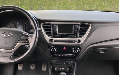 Hyundai Solaris II рестайлинг, 2017 год, 1 350 000 рублей, 16 фотография