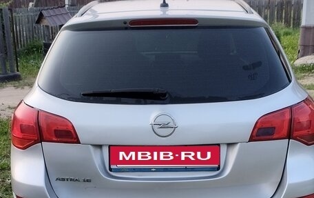 Opel Astra J, 2013 год, 610 000 рублей, 2 фотография