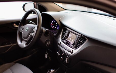 Hyundai Solaris II рестайлинг, 2018 год, 1 420 000 рублей, 16 фотография