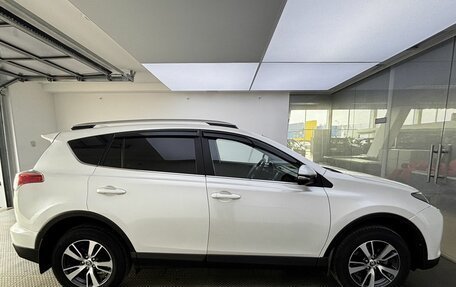 Toyota RAV4, 2017 год, 2 099 000 рублей, 4 фотография
