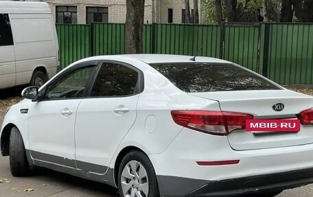 KIA Rio III рестайлинг, 2015 год, 580 000 рублей, 3 фотография