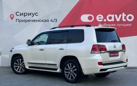 Toyota Land Cruiser 200, 2018 год, 7 700 000 рублей, 4 фотография