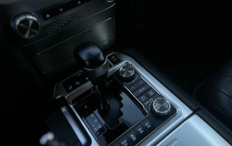 Toyota Land Cruiser 200, 2018 год, 7 700 000 рублей, 11 фотография