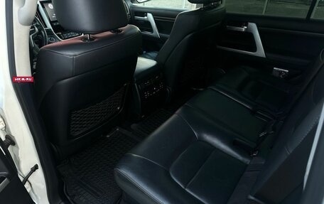 Toyota Land Cruiser 200, 2018 год, 7 700 000 рублей, 14 фотография